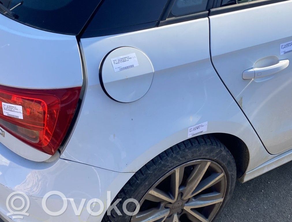 Audi A1 Takakulmapaneeli 