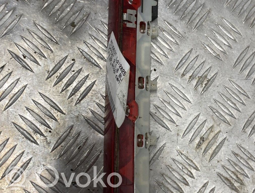 Peugeot Expert Trzecie światło stop 