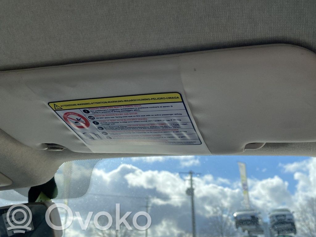 Sun visor   1570922