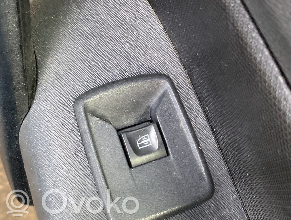 Renault Kangoo II Interruttore di controllo dell’alzacristalli elettrico 