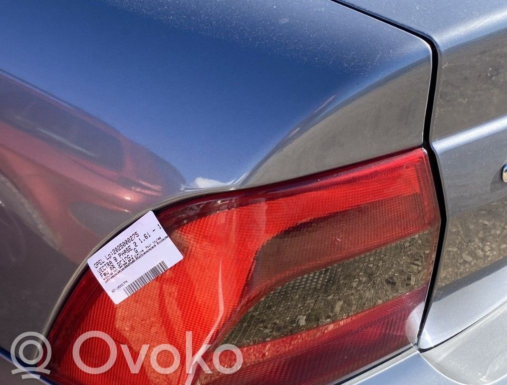 Opel Vectra B Lampă spate în caroserie 