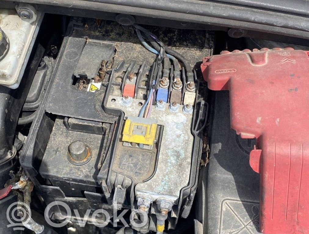 Peugeot 308 Módulo de fusible 