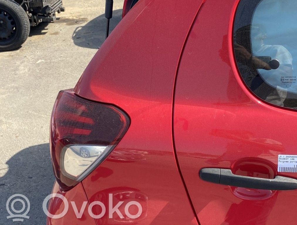 Peugeot 108 Takakulmapaneeli 