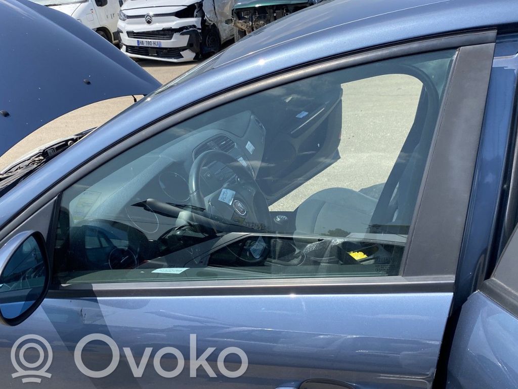 Fiat Bravo Szyba drzwi przednich 