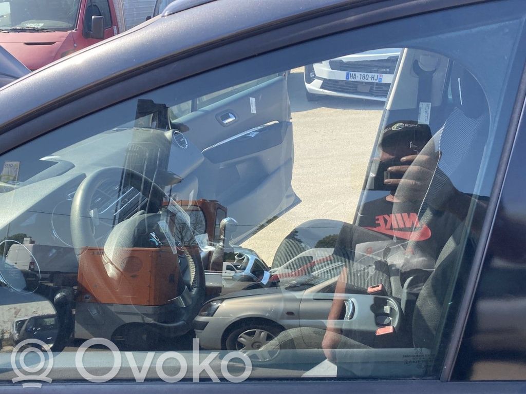 Peugeot 5008 Vetro del finestrino della portiera anteriore - quattro porte