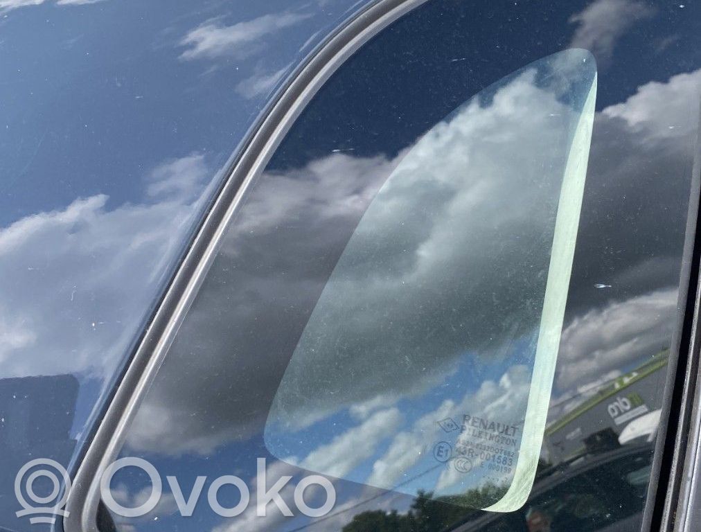 Renault Captur Rear side window 