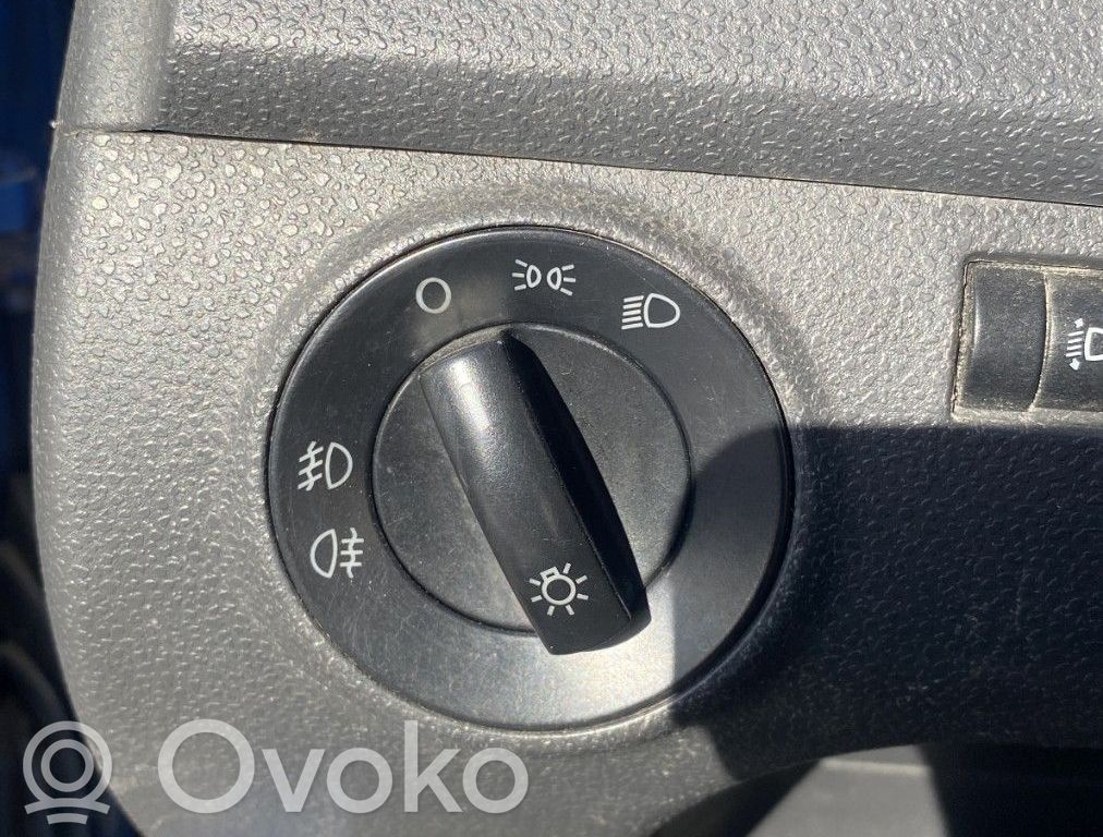 Volkswagen Polo Light switch 
