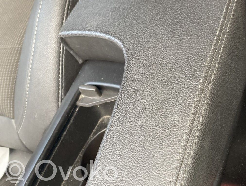 Opel Insignia A Podłokietnik tunelu środkowego 