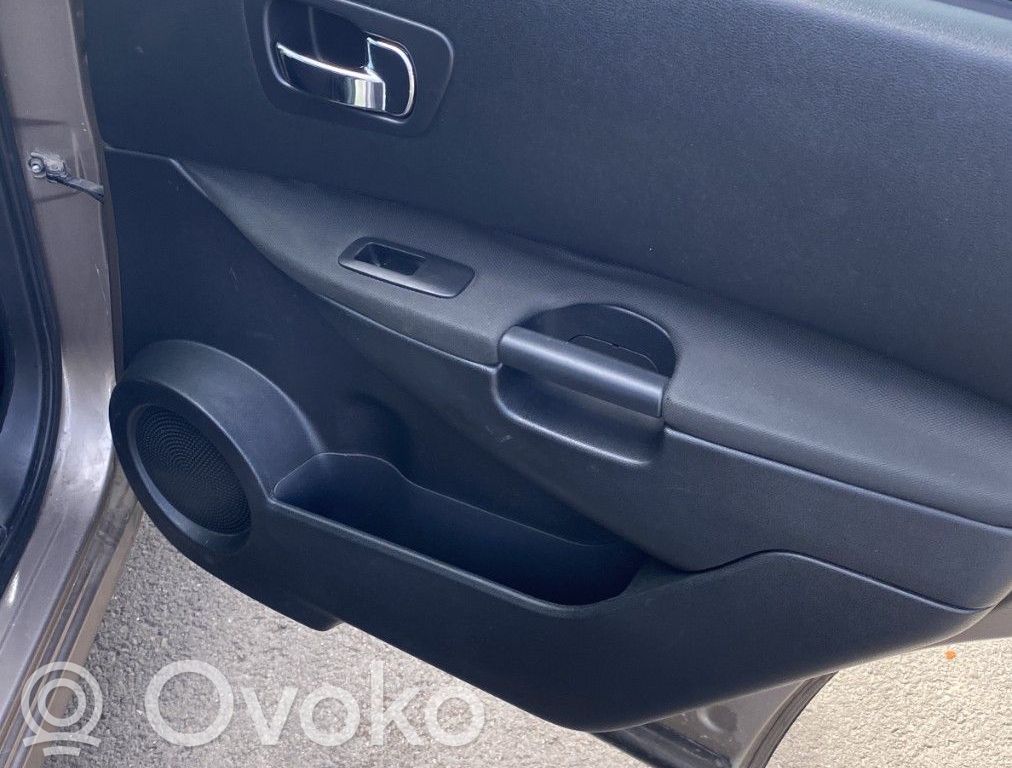 Nissan Qashqai Alzacristalli della portiera posteriore con motorino