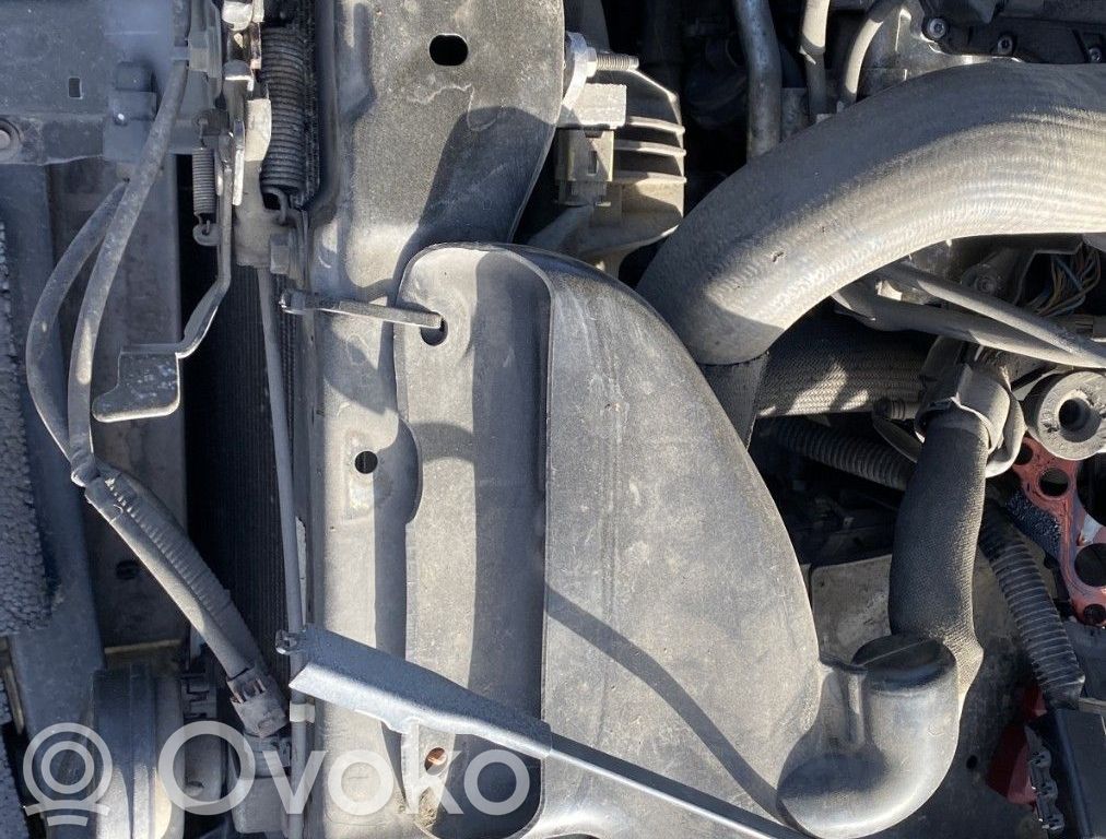 Nissan Qashqai Support de radiateur sur cadre face avant