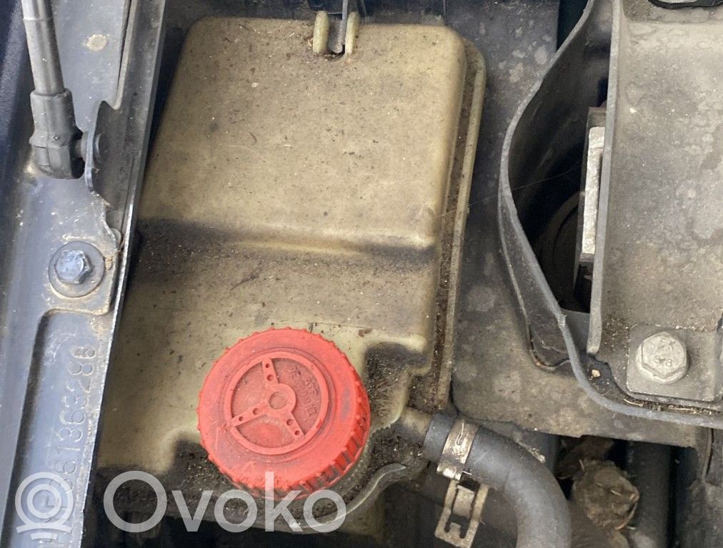 Citroen Xsara Ohjaustehostimen nestesäiliö 