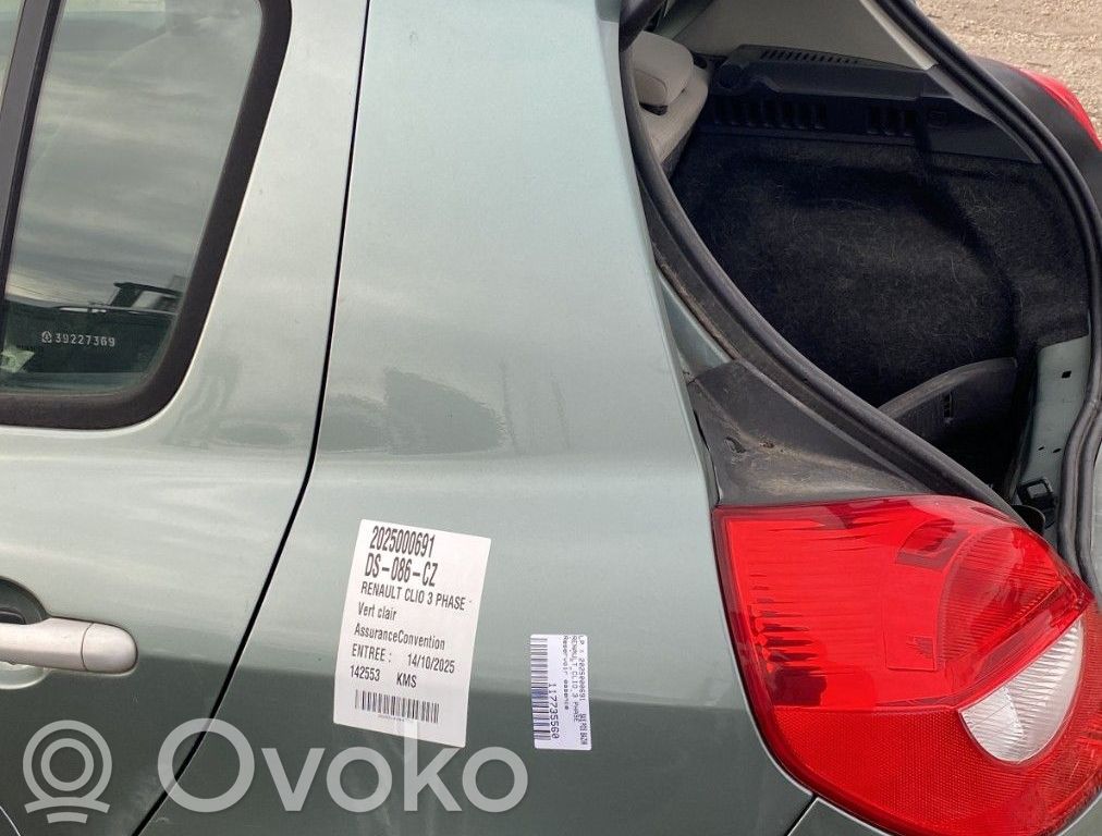Renault Clio III Takakulmapaneeli 