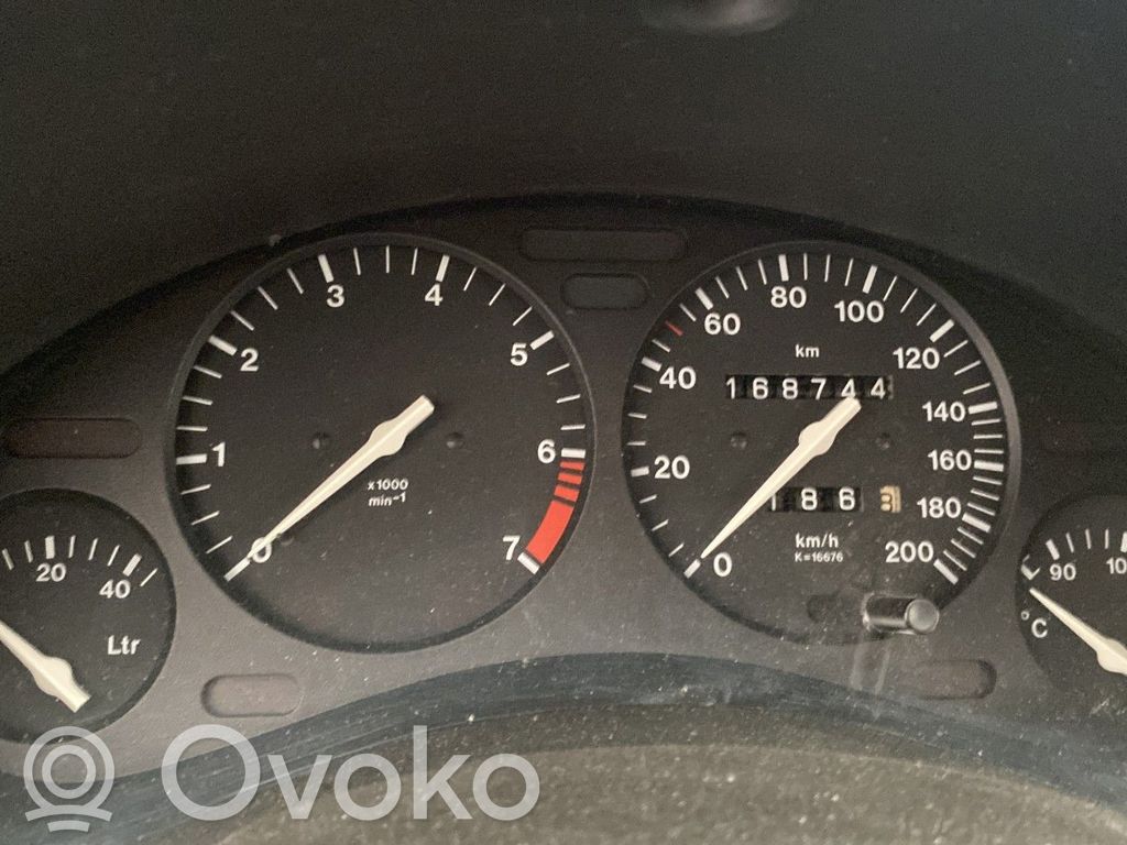 Opel Corsa B Speedometer (instrument cluster) 