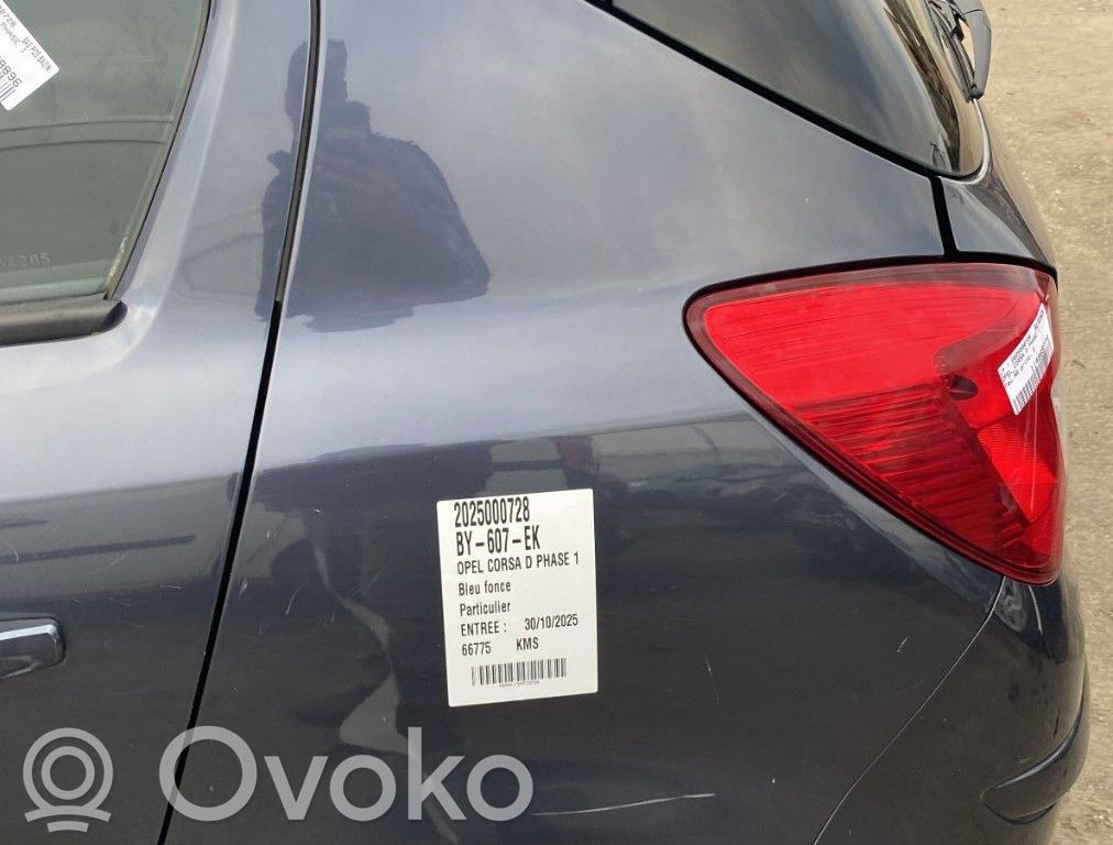 Opel Corsa D Panel lateral trasero 