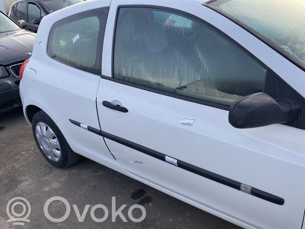 Renault Clio III Puerta delantera 