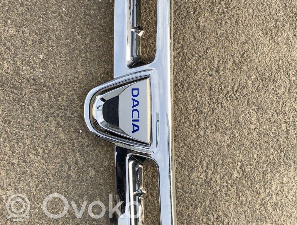 Dacia Duster Etusäleikkö 