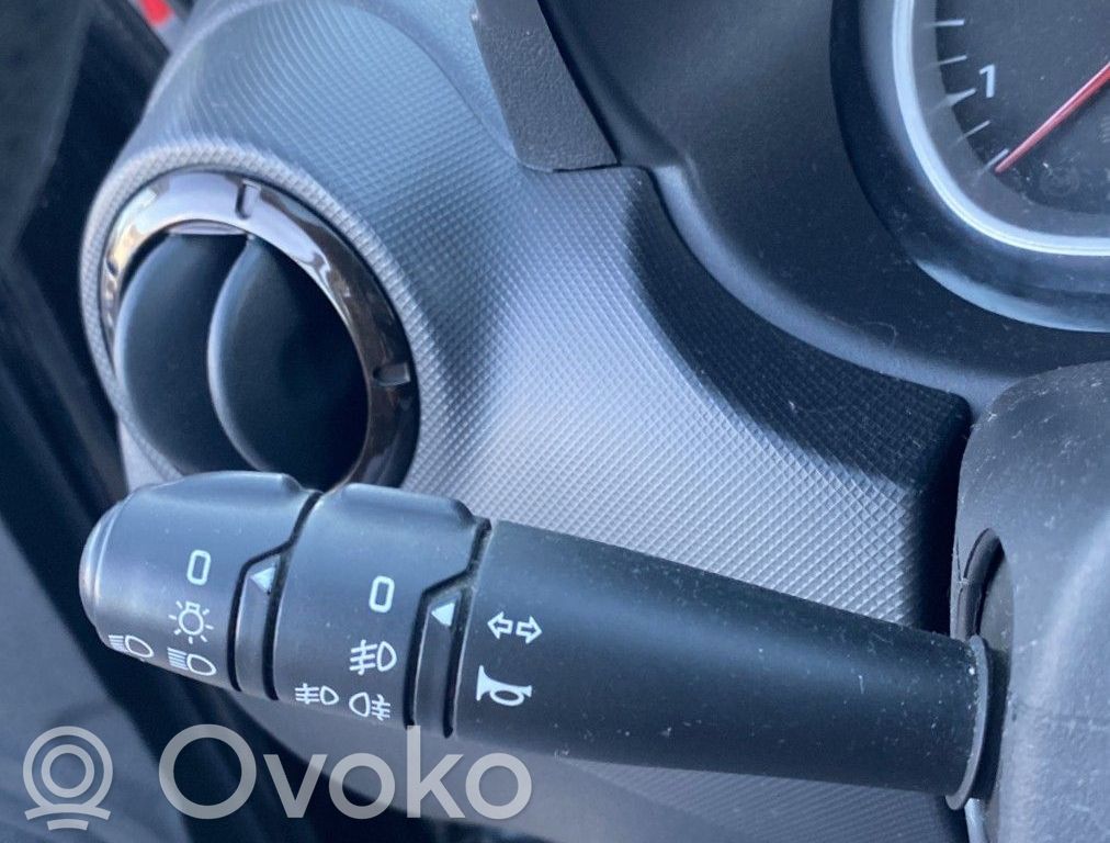 Suuntavilkun vipu   6001551361