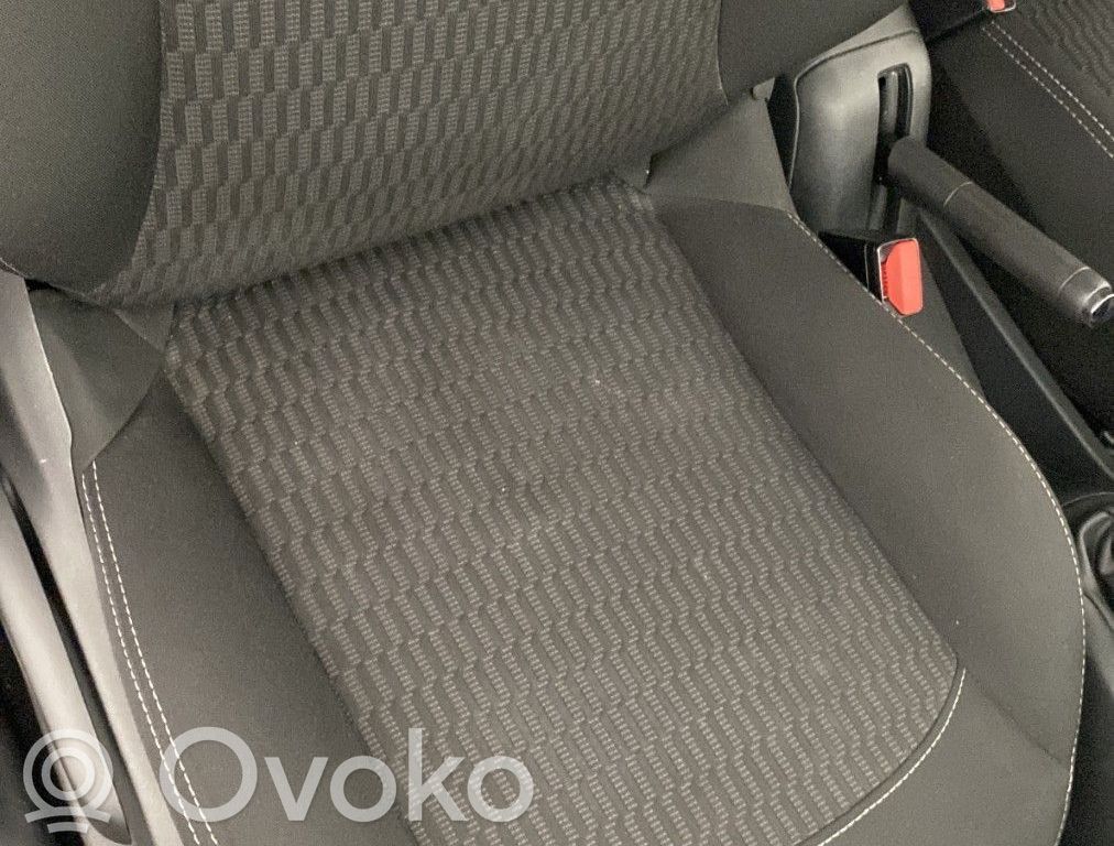 Peugeot 208 I Fotel przedni pasażera 