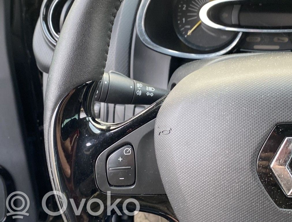 Renault Clio IV Ohjauspyörä 