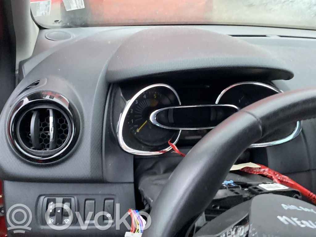 Renault Clio IV Panel de instrumentos 