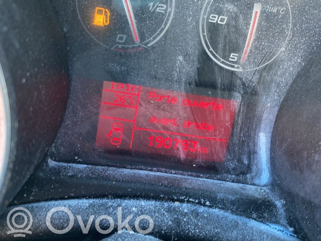 Alfa Romeo Giulietta Licznik / Prędkościomierz 
