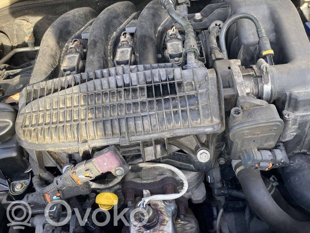 Peugeot 208 I Głowica silnika 