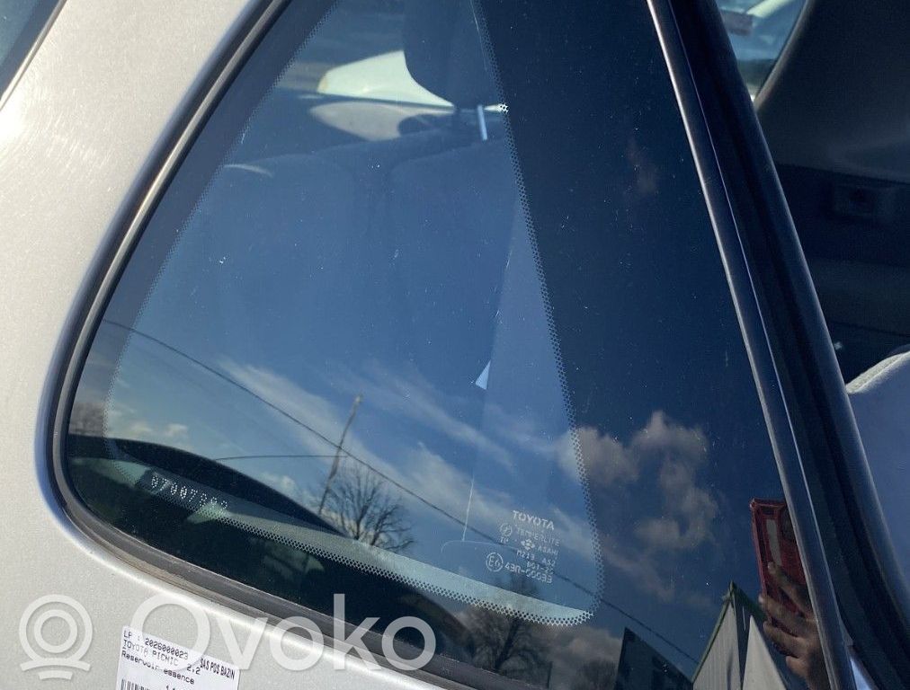 Toyota Picnic Vitre latérale arrière