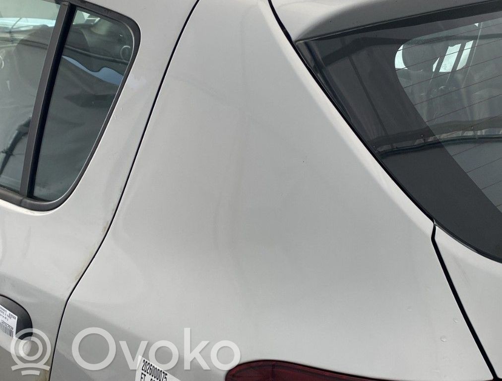 Dacia Sandero Takakulmapaneeli 