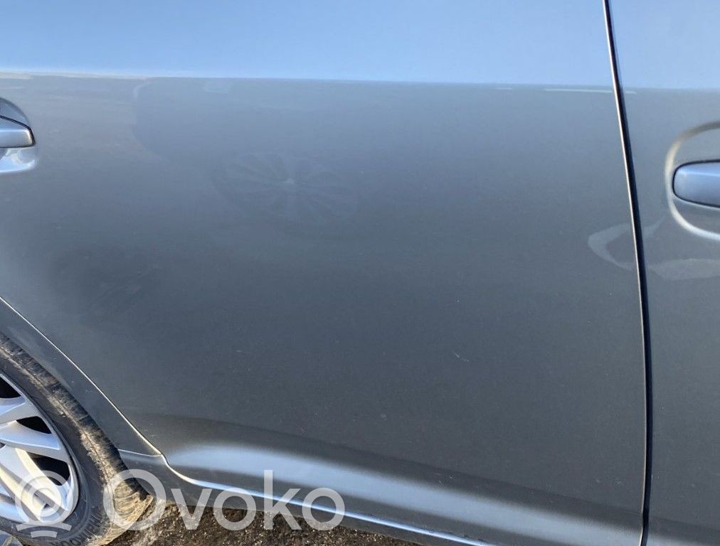 Toyota Avensis T270 Puerta trasera 