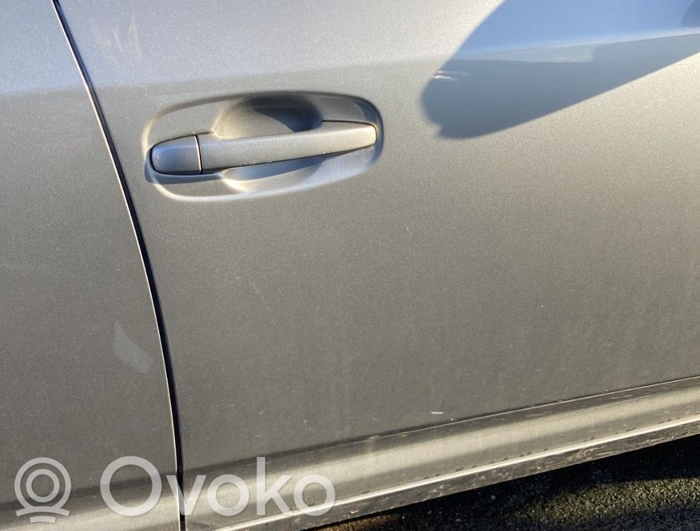 Toyota Avensis T270 Portiera anteriore 