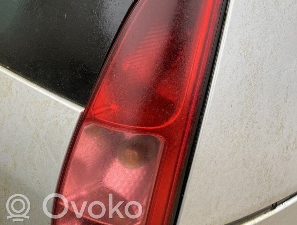 Peugeot 807 Lampă spate în caroserie 