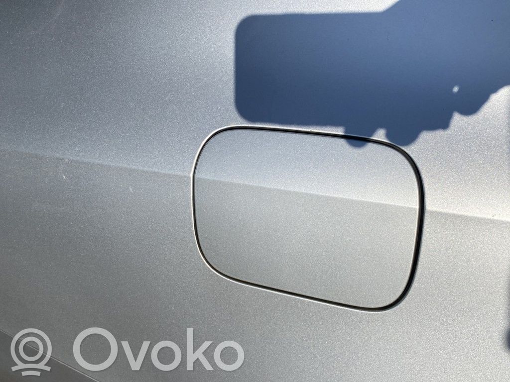 Volkswagen Jetta VI Klapka wlewu paliwa 