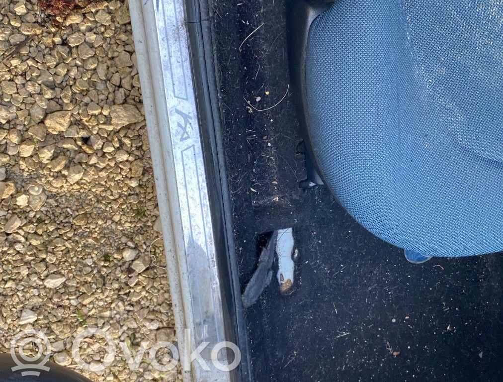 Ford Ka Gumowa uszczelka drzwi przednich 