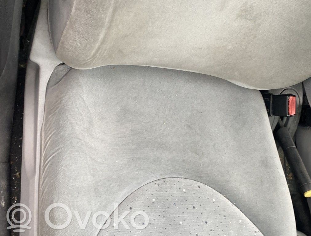 Citroen C3 Etumatkustajan istuin 