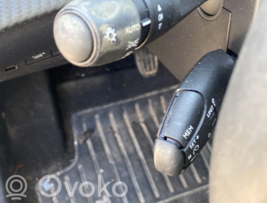 Peugeot 208 II Wiper turn signal indicator stalk/switch 