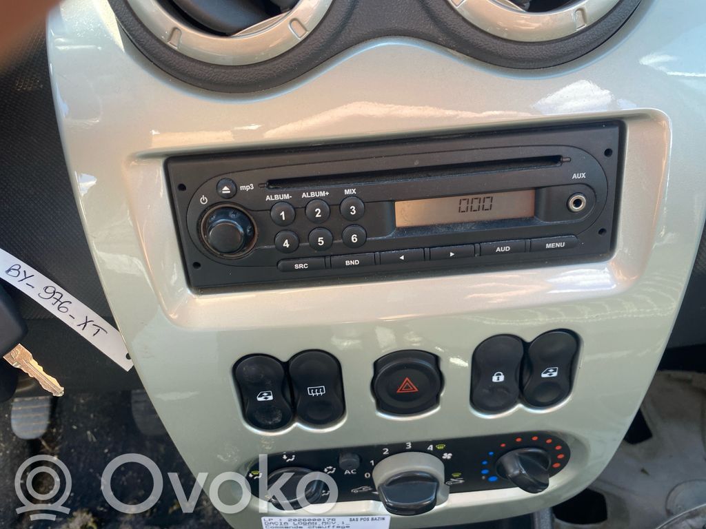 Dacia Logan I Unitate principală radio/CD/DVD/GPS 