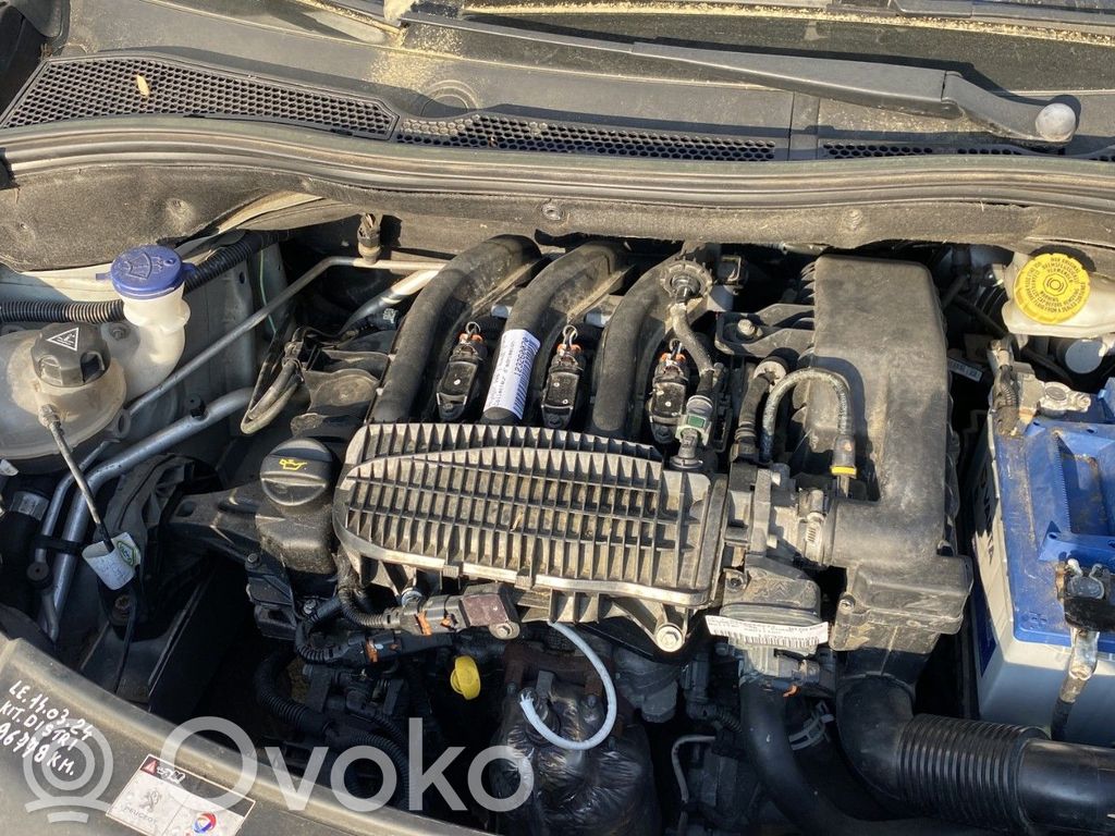 Peugeot 208 I Inyector de combustible 
