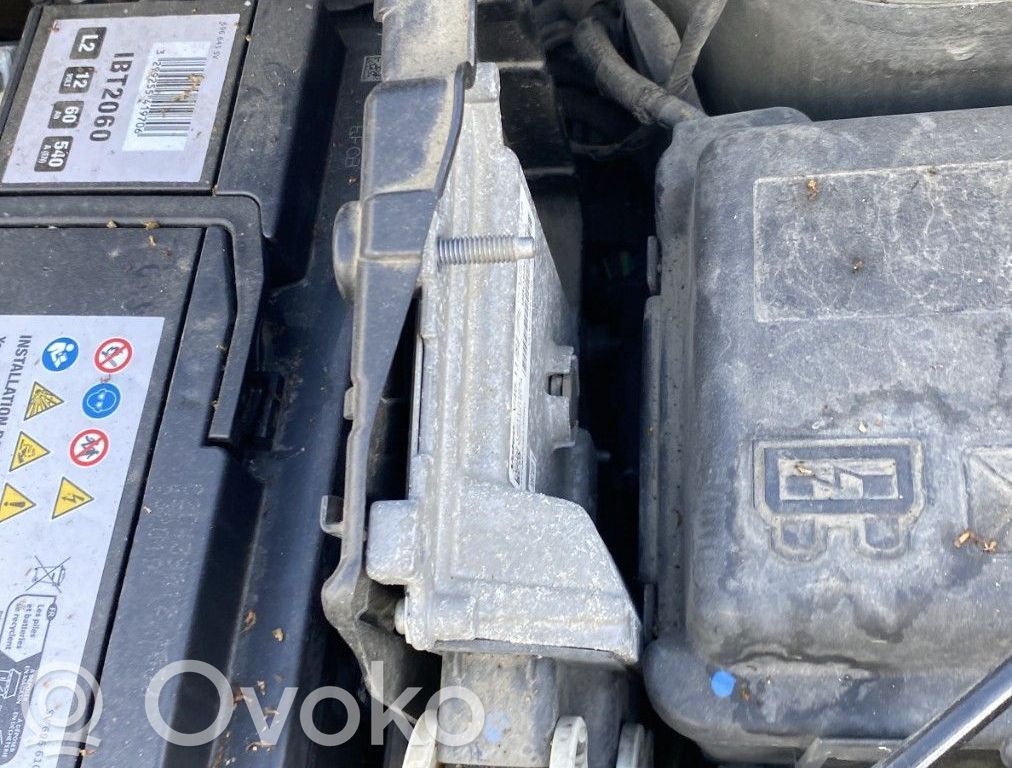 Peugeot 208 I Engine control unit/module 