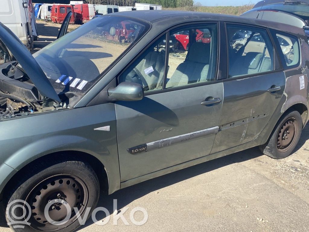 Mitsubishi Endeavor Poprzeczka zderzaka przedniego 