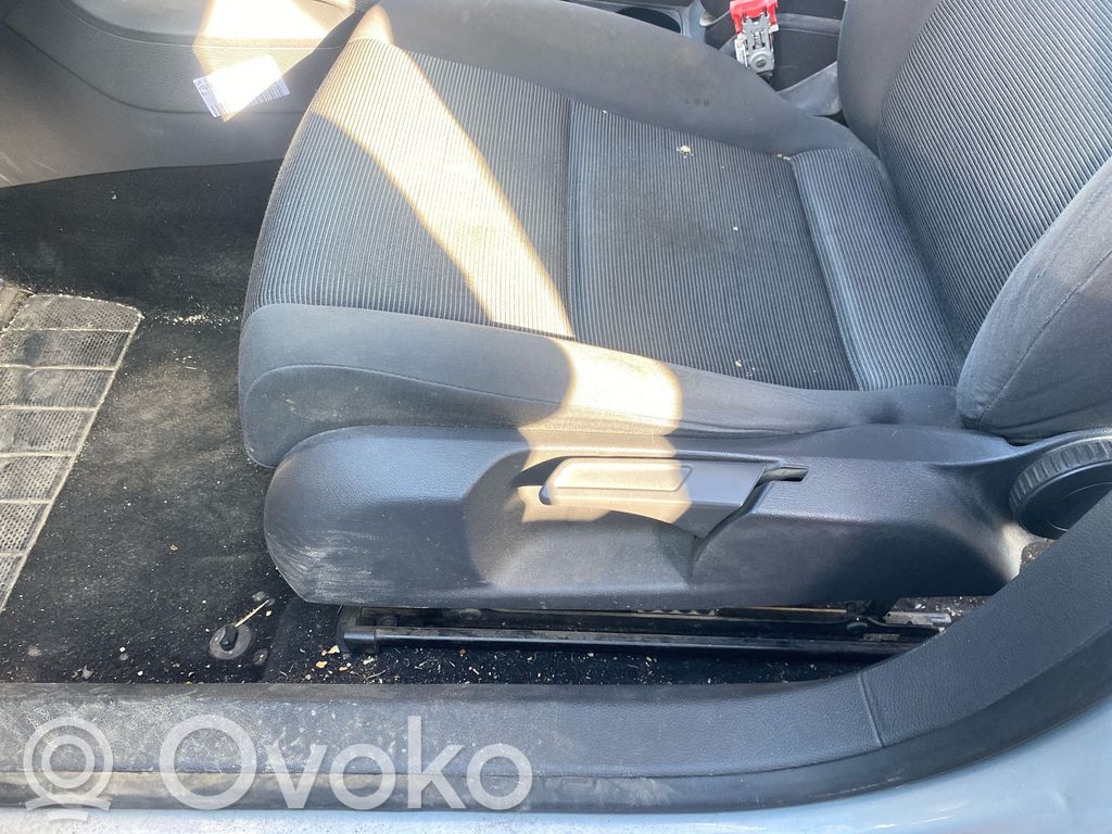 Volkswagen Golf V Fotel przedni kierowcy 