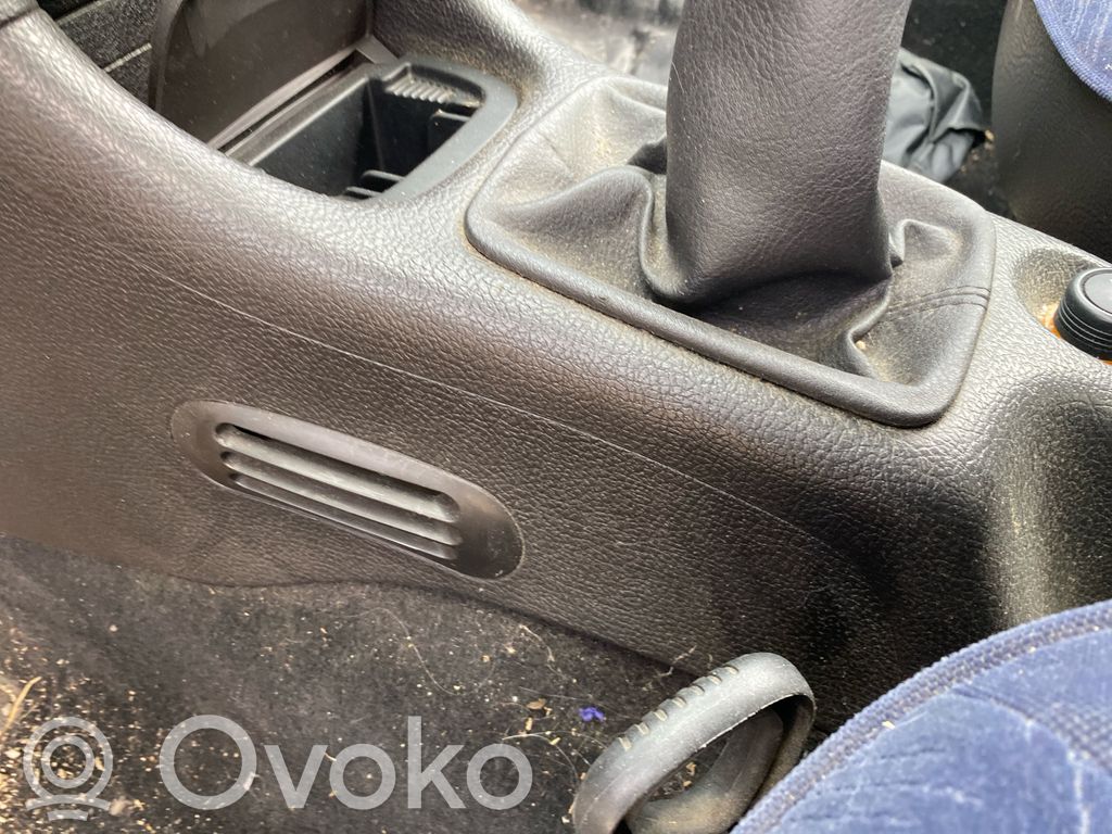Peugeot 206 Consola central 
