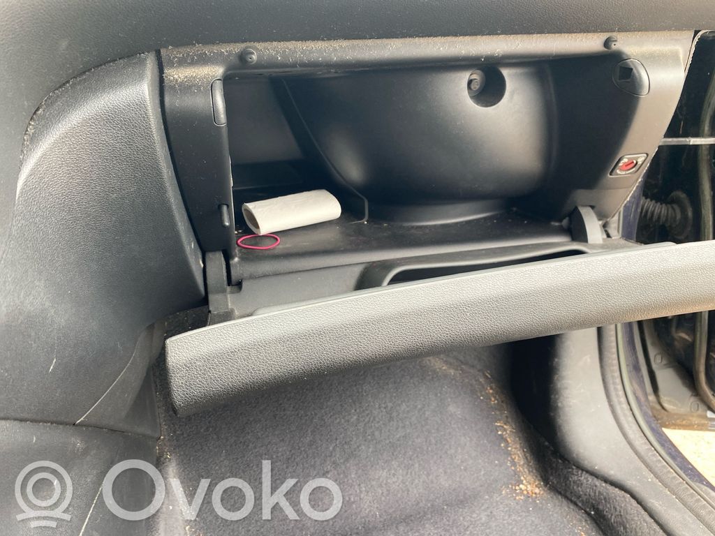 Peugeot 5008 Juego guantera 
