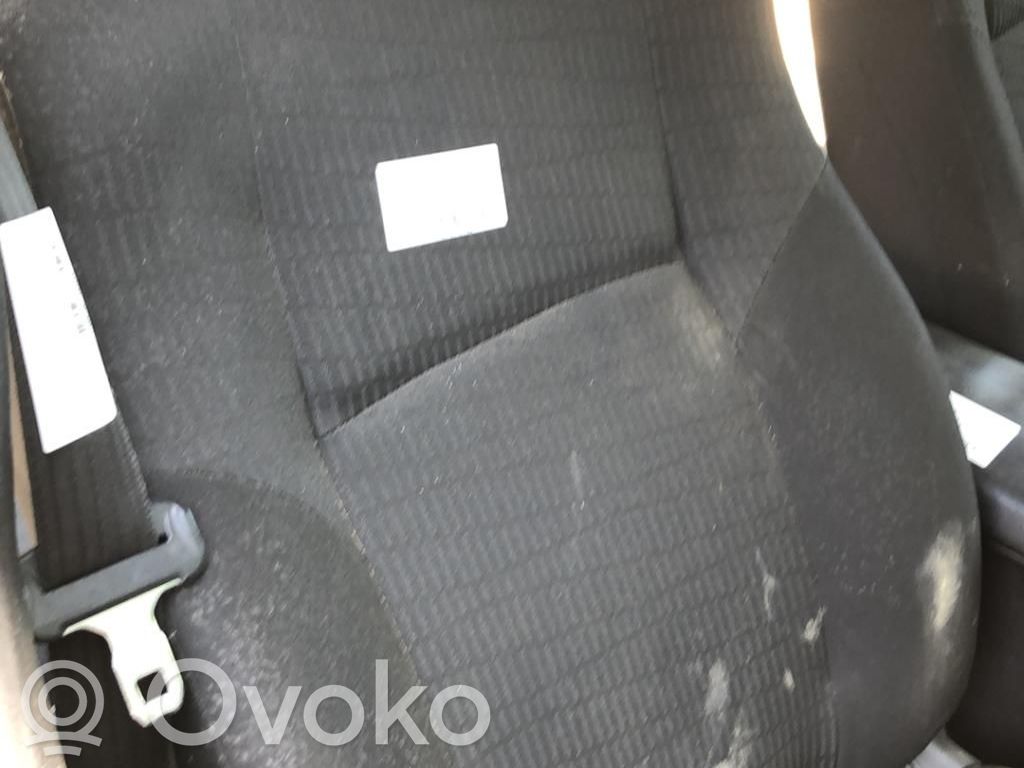 Toyota Avensis T270 Fotel przedni pasażera 