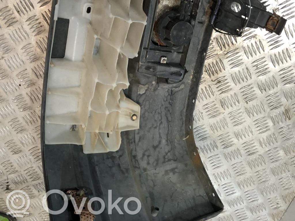 Renault Clio I Parachoques delantero 