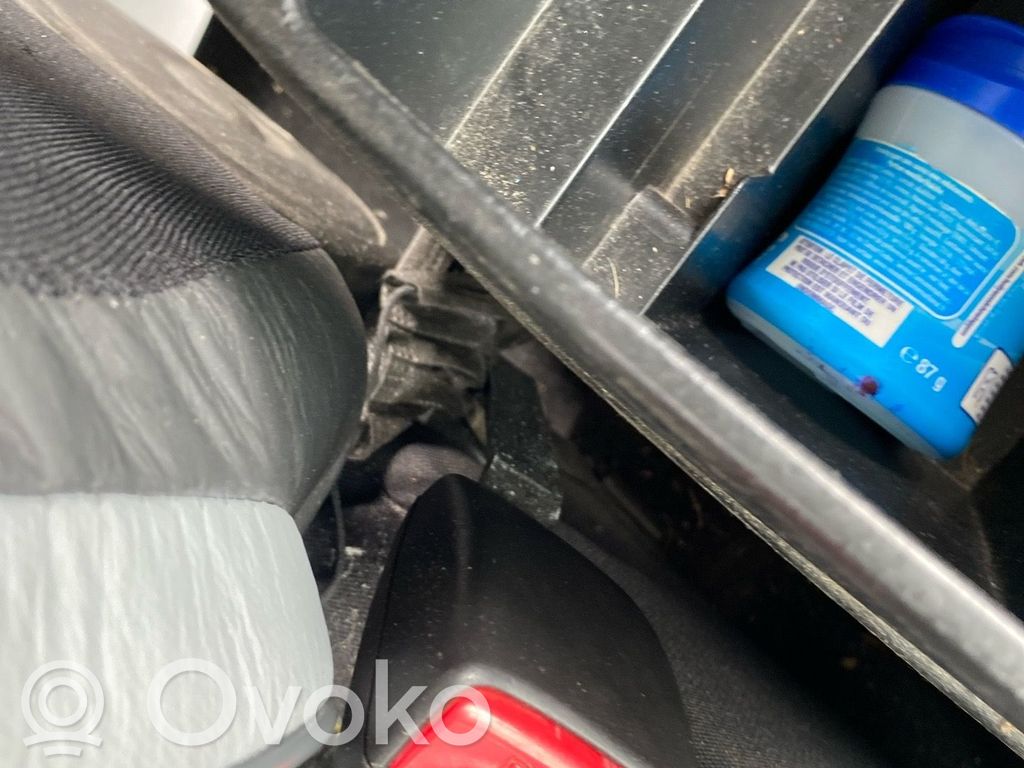 Suzuki Grand Vitara II Hebilla del cinturón delantero