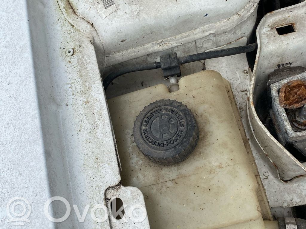 Peugeot 306 Ohjaustehostimen nestesäiliö 