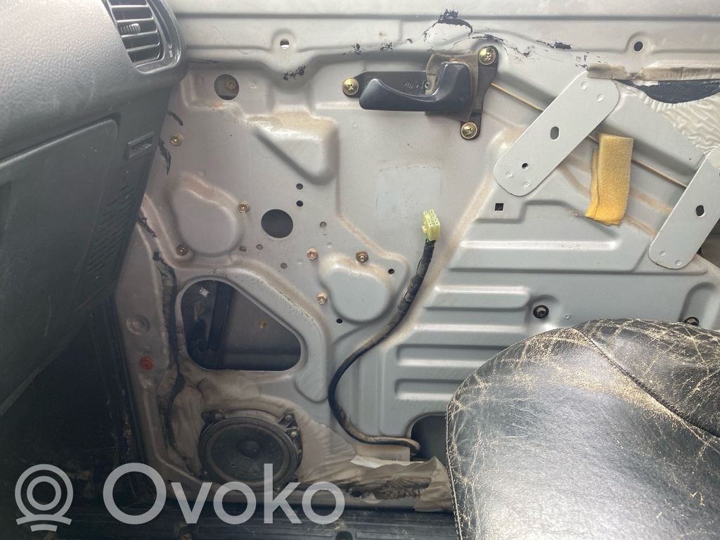 Elektryczny podnośnik szyby drzwi przednich   HG040002