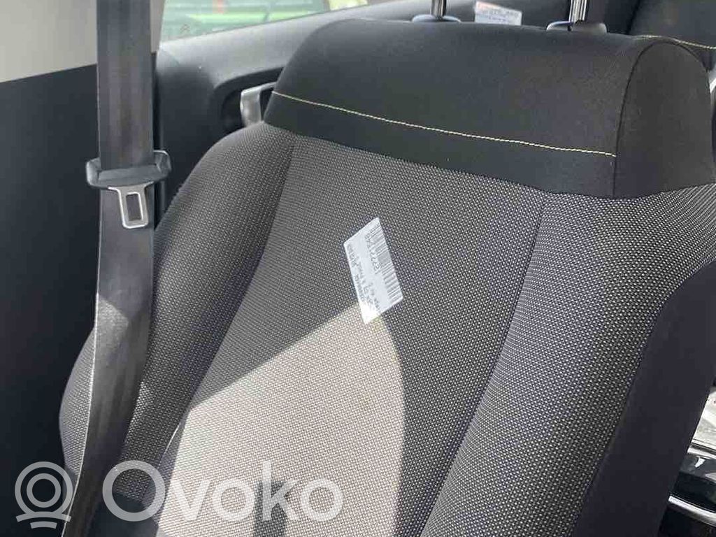 Etumatkustajan istuin   1620367480