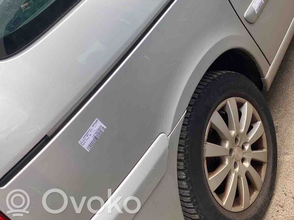 Peugeot 807 Takakulmapaneeli 