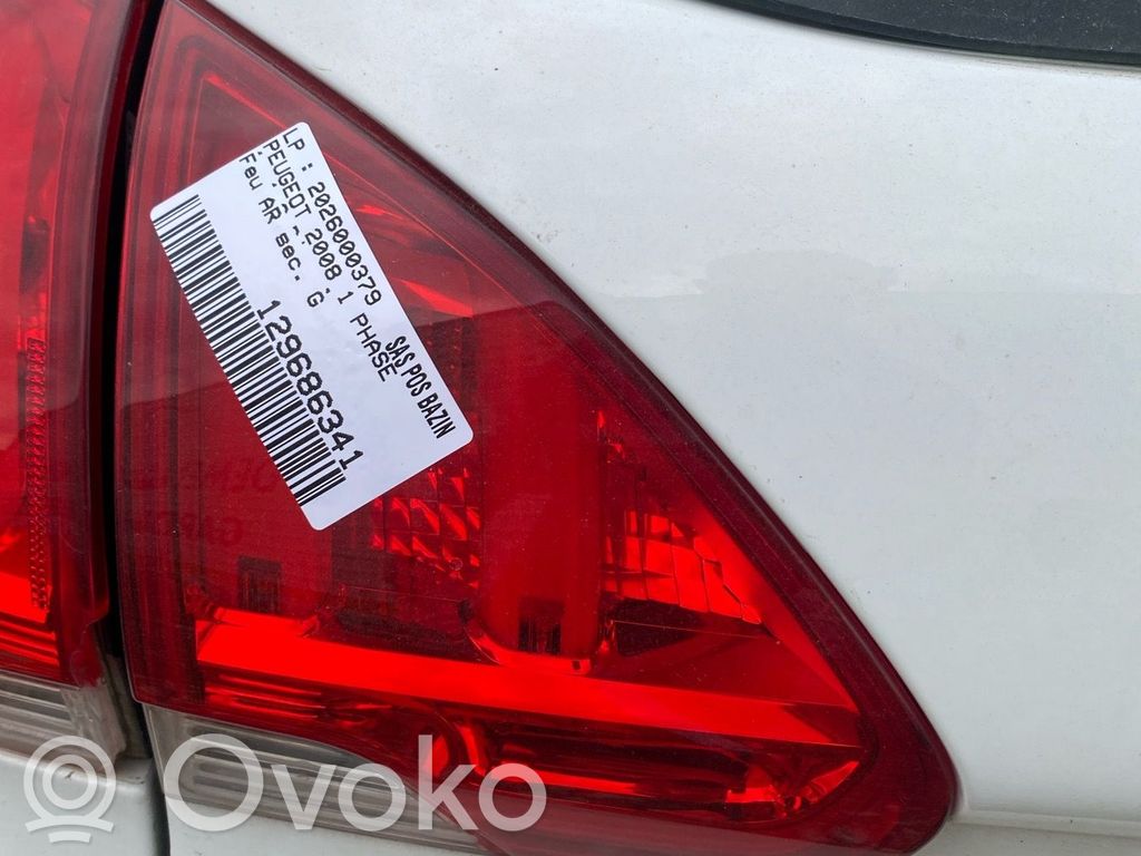 Peugeot 2008 I Lampă spate în capacul portbagajului 